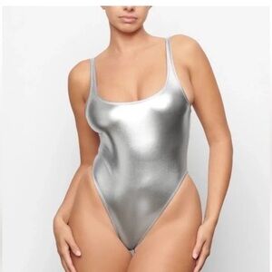 NWT SKIMS Nickel Metallic One Piece Swimsuit 3X Silver High Cut Scoop Neck